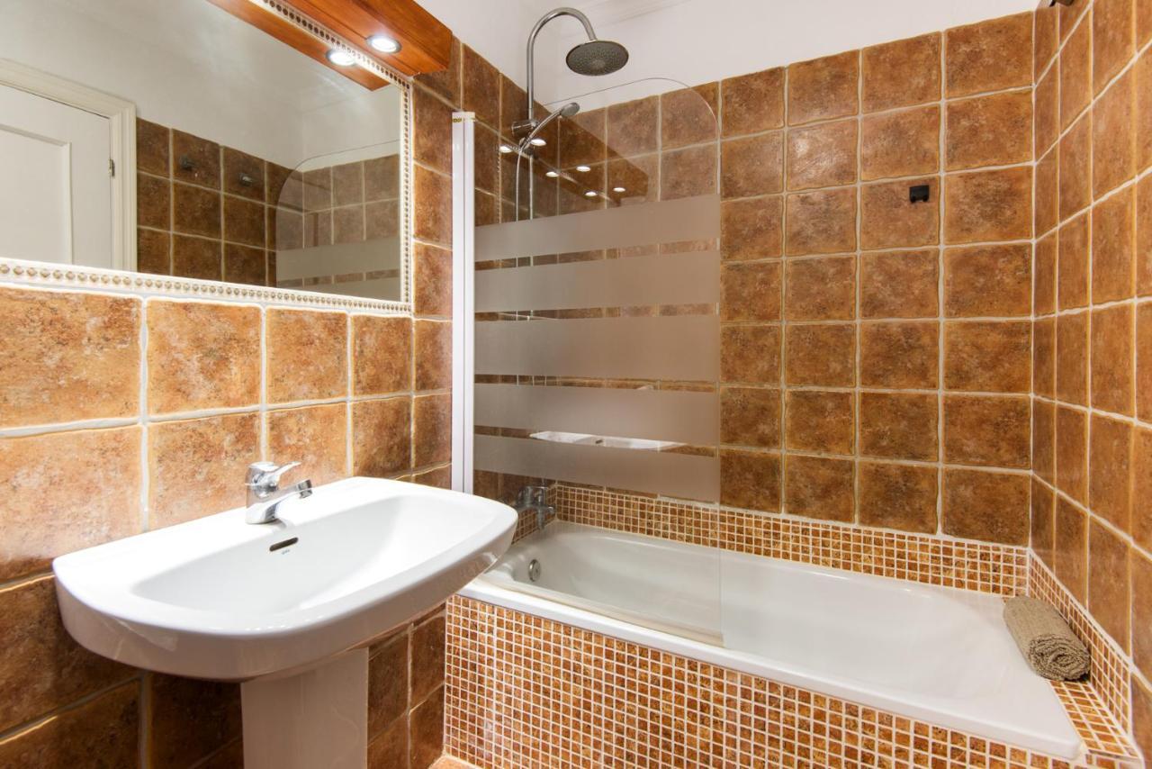 The 1St Corner Central Apartments Malaga Luaran gambar